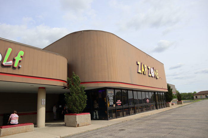 Elmwood Plaza 8 Theatres - May 22 2022